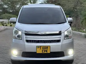 Toyota Noah 2008 Silver
