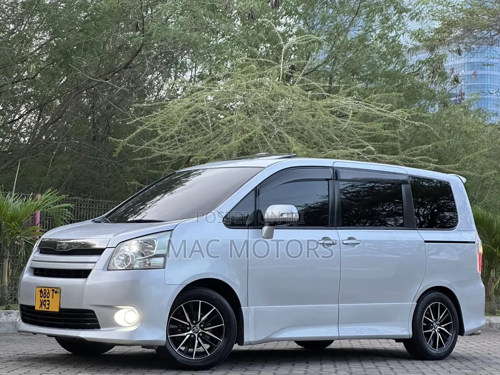 Toyota Noah 2008 Silver