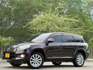Toyota Vanguard 2011 Burgundy