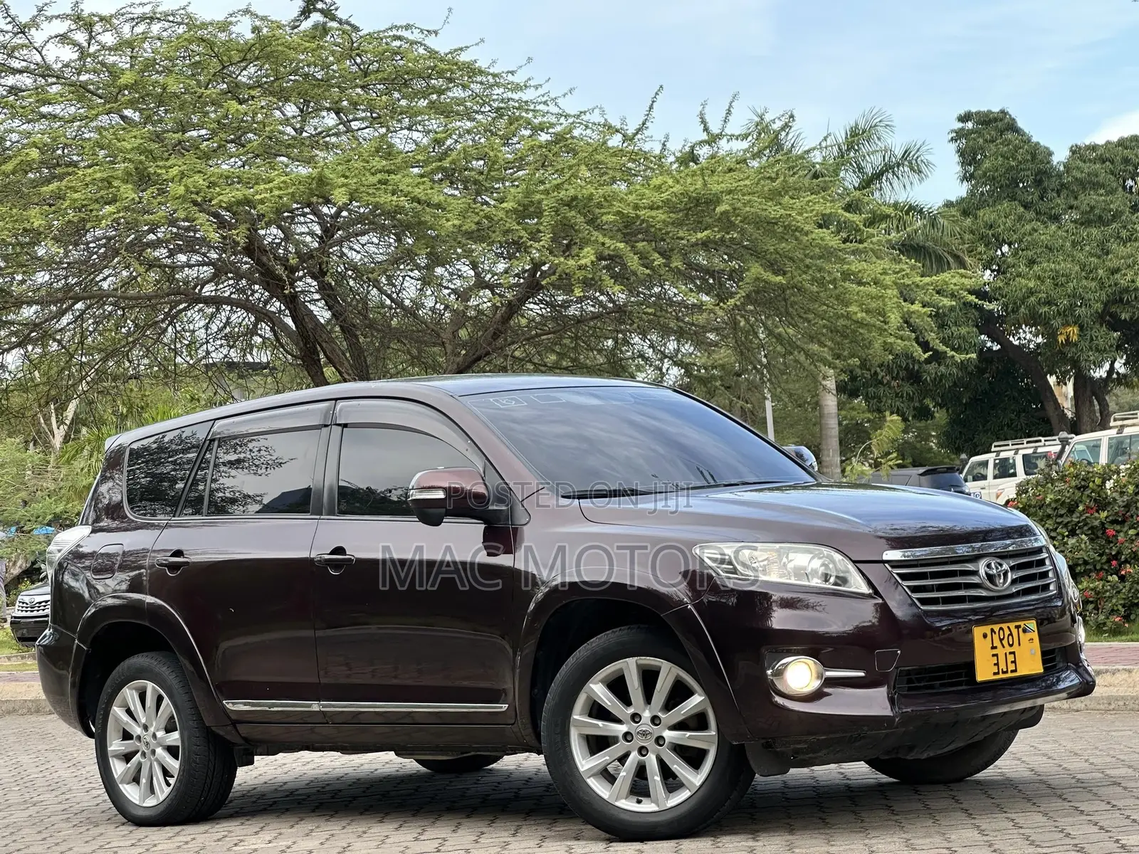 Toyota Vanguard 2011 Burgundy