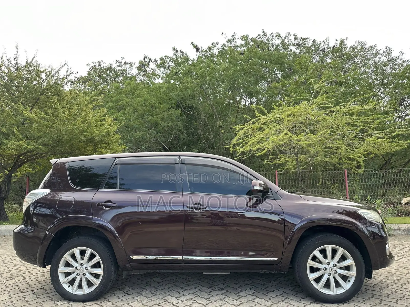 Toyota Vanguard 2011 Burgundy