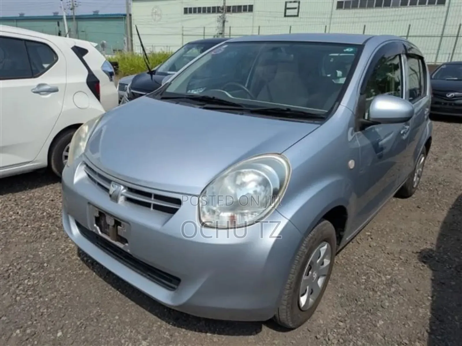 Toyota Passo 2011 Silver