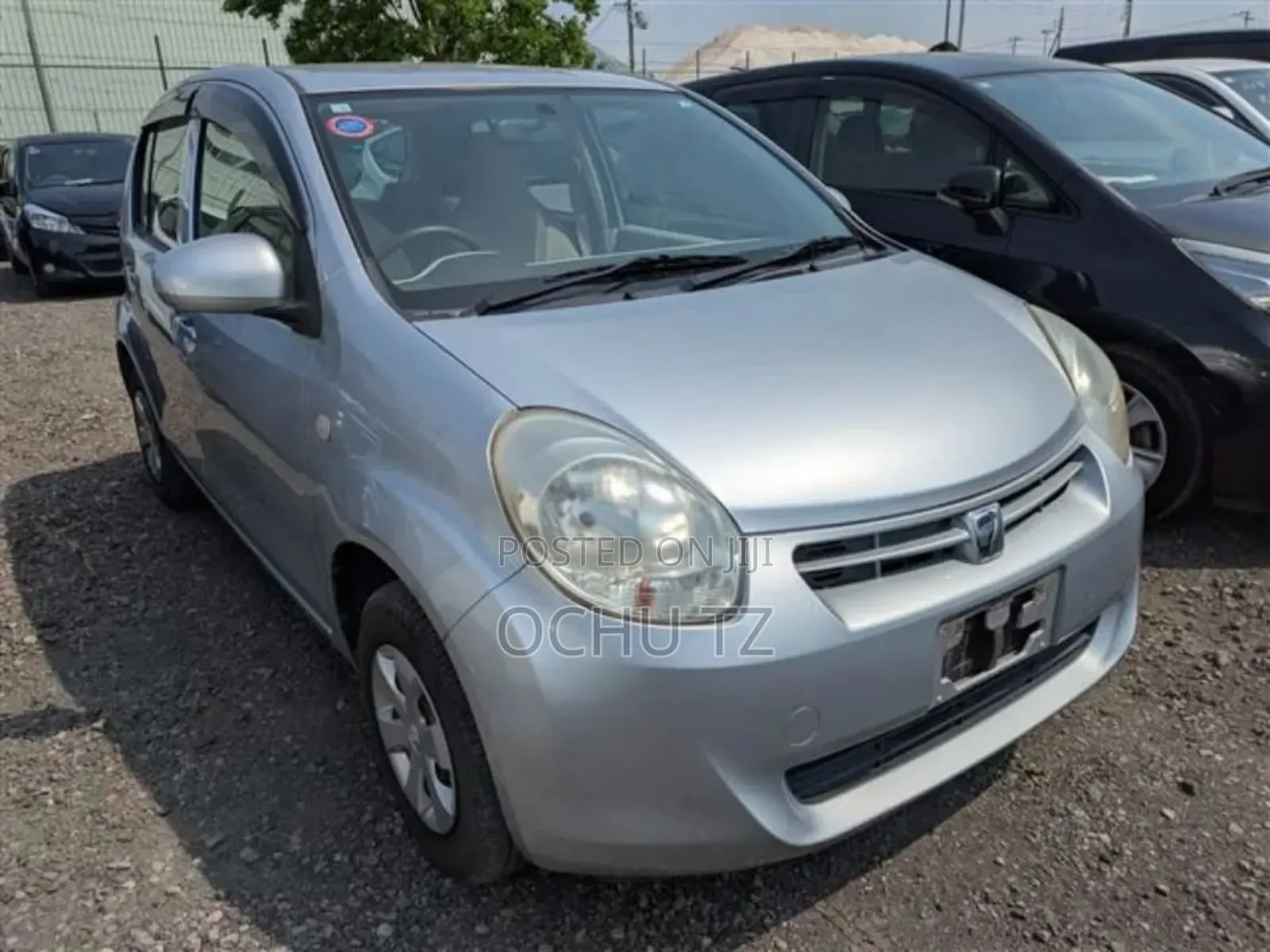 Toyota Passo 2011 Silver