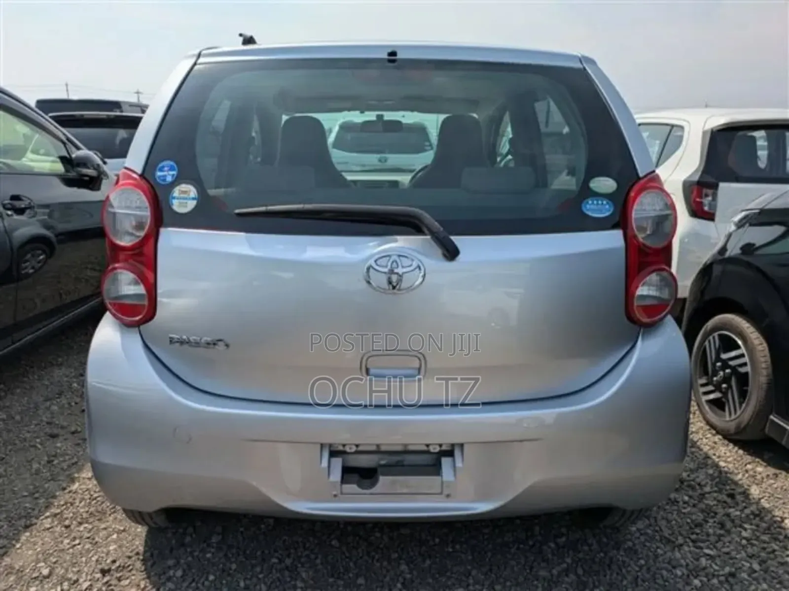 Toyota Passo 2011 Silver