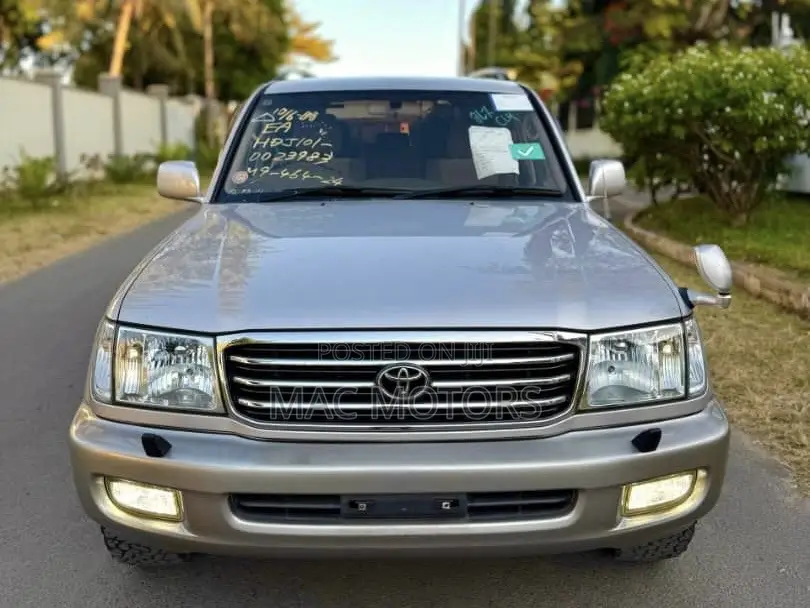 Toyota Land Cruiser HDJ 100 2002 Silver