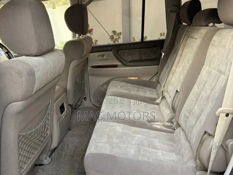 Toyota Land Cruiser HDJ 100 2002 Silver