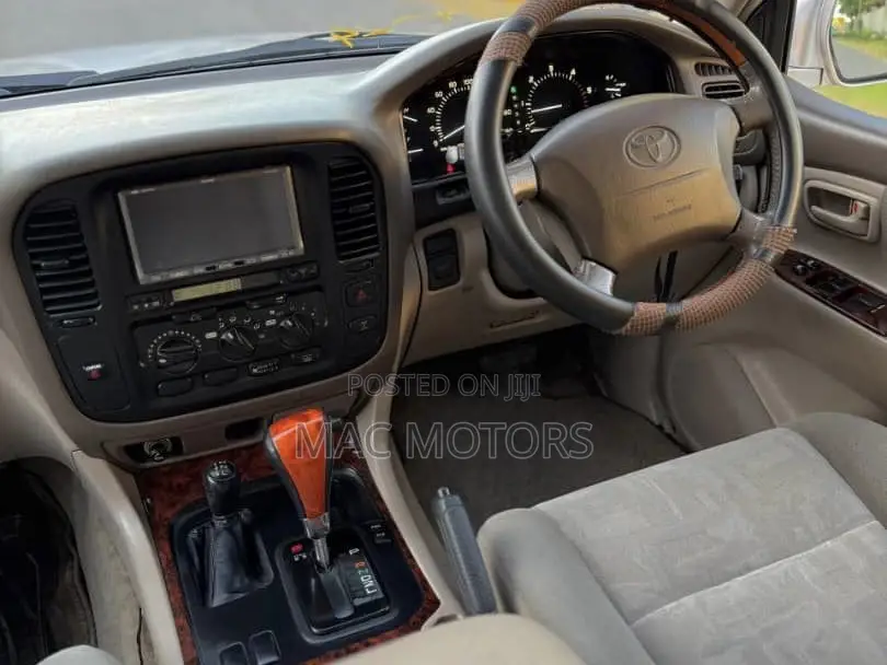 Toyota Land Cruiser HDJ 100 2002 Silver