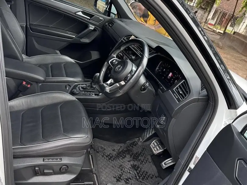 Volkswagen Tiguan 2.0T SE R-Line Black AWD 4MOTION 2020 White
