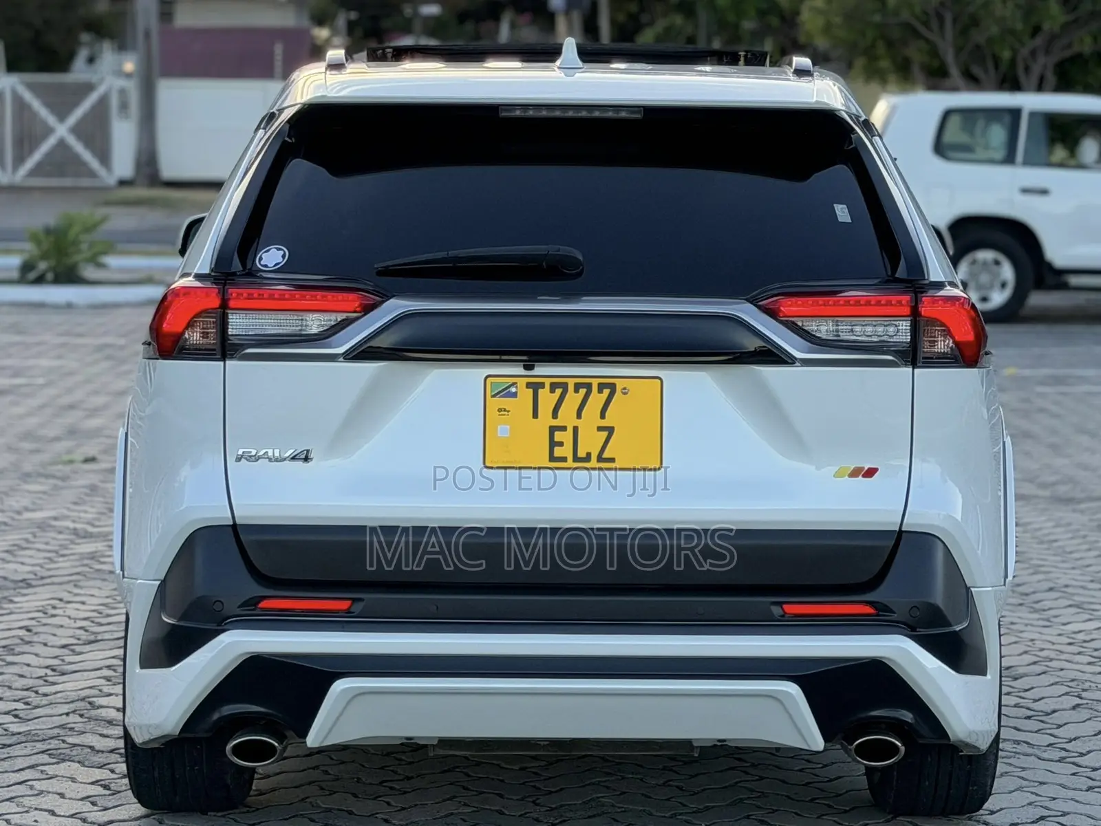 Toyota RAV4 2021 White
