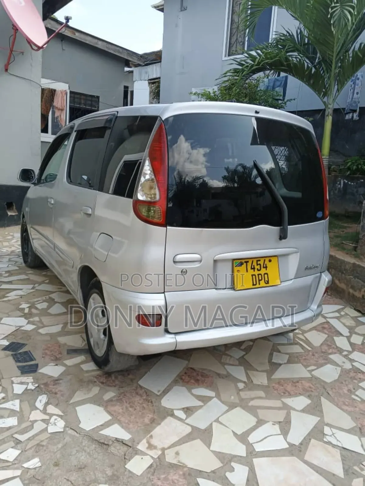 Toyota Fun Cargo 2004 Silver