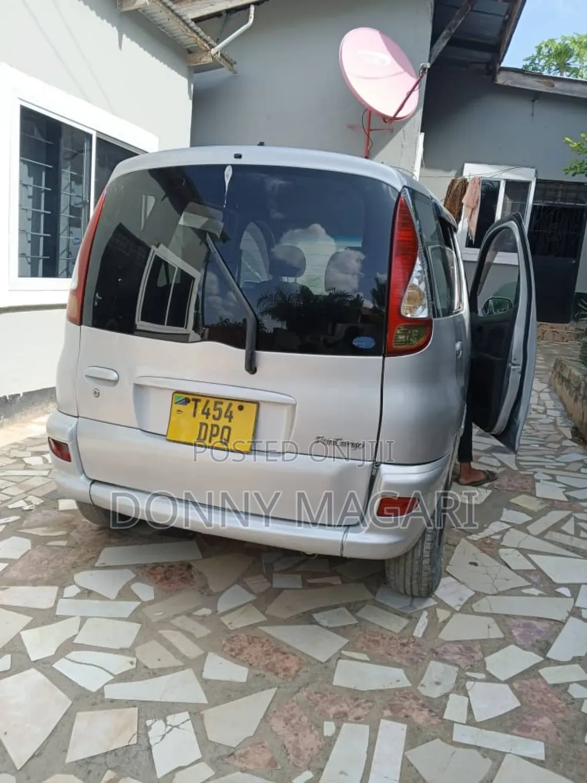 Toyota Fun Cargo 2004 Silver