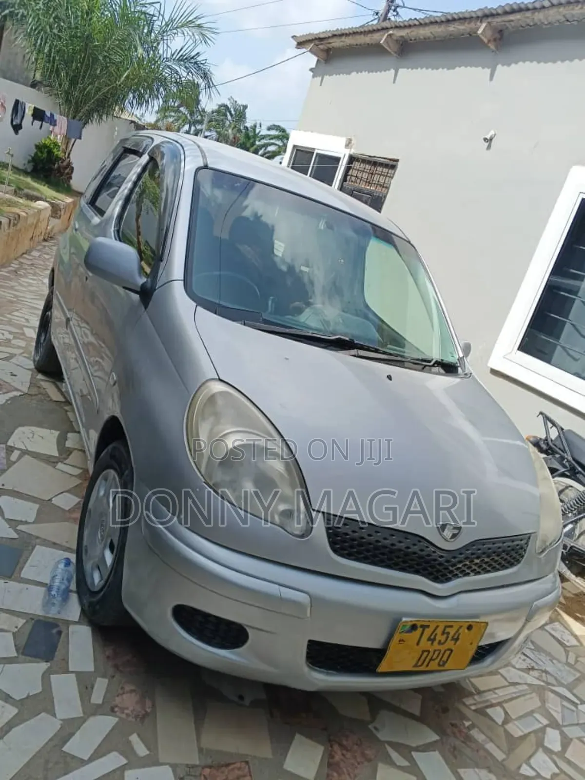 Toyota Fun Cargo 2004 Silver