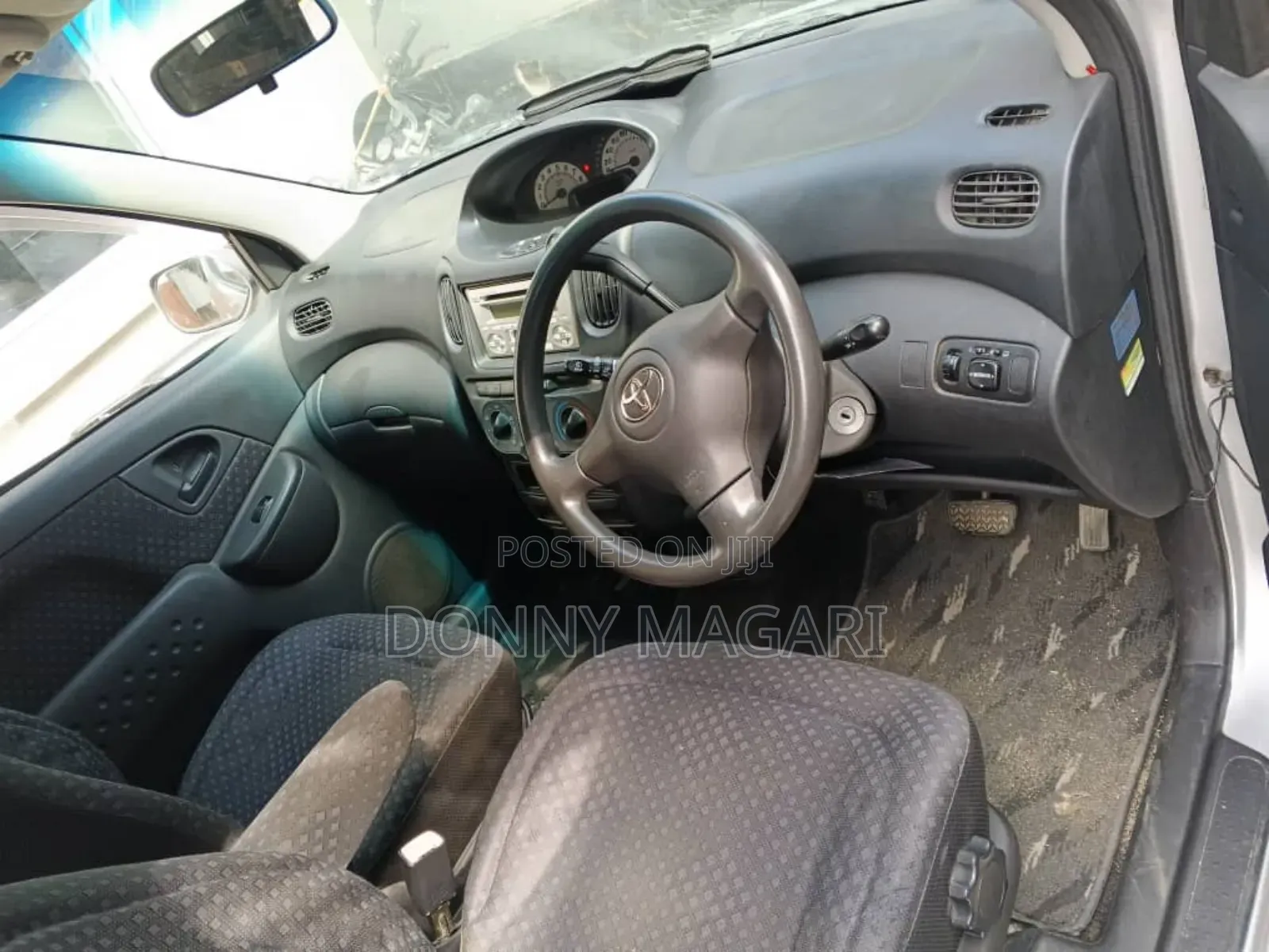 Toyota Fun Cargo 2004 Silver