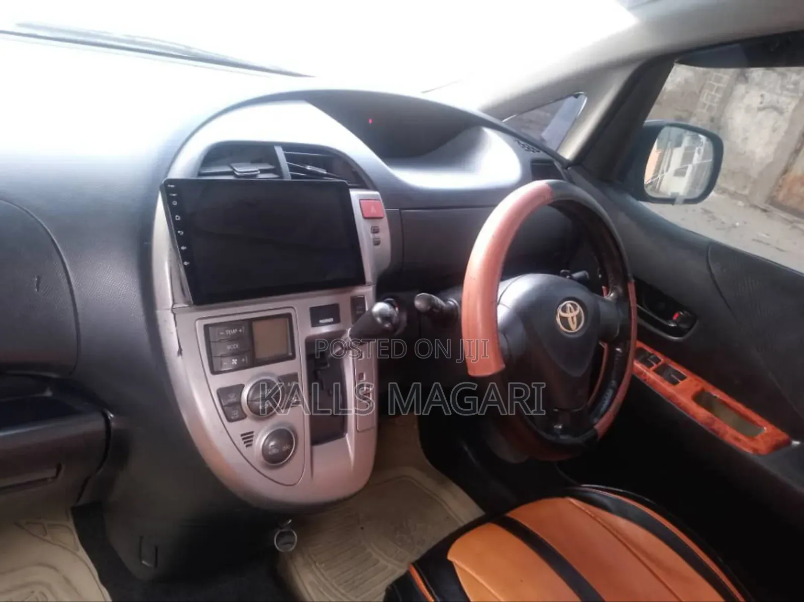 Toyota Ractis 2005 Gray