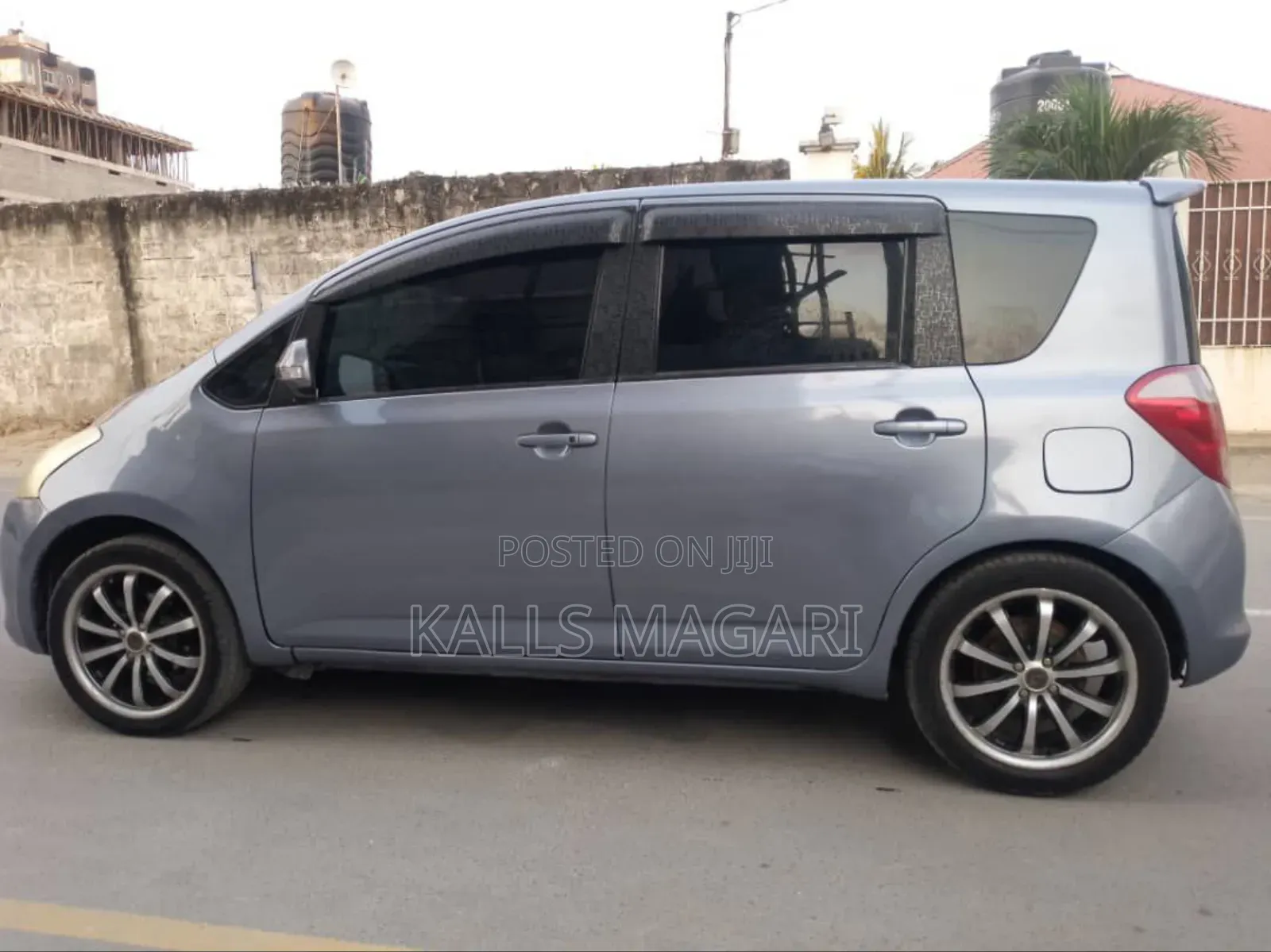 Toyota Ractis 2005 Gray