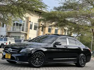 Mercedes-Benz C200 2014 Black