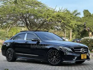 Mercedes-Benz C200 2014 Black
