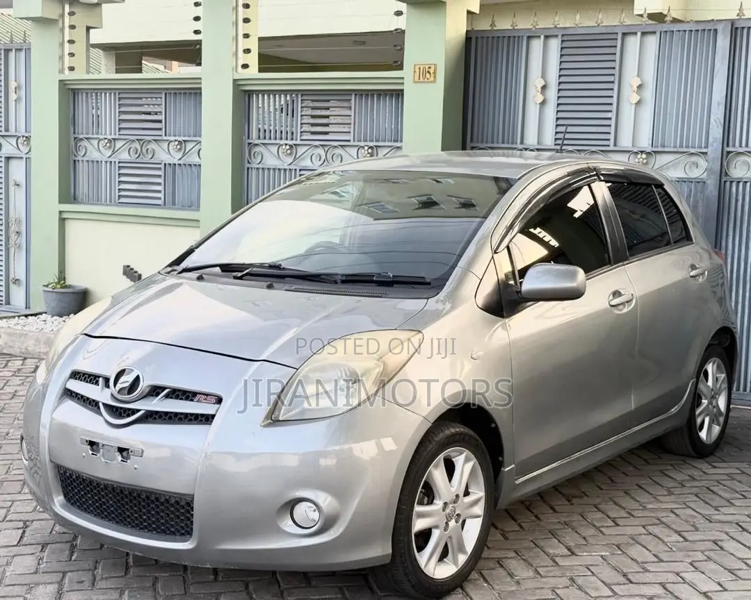 Toyota Vitz 1.3 FWD 5dr 2003 Silver