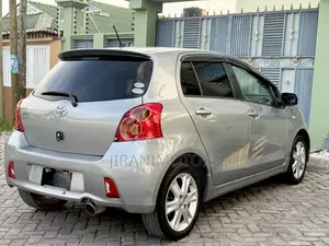 Toyota Vitz 1.3 FWD 5dr 2003 Silver