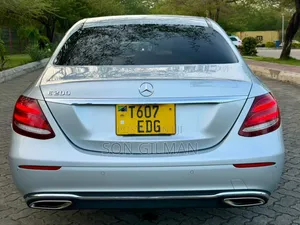 Mercedes-Benz E200 2017 Silver