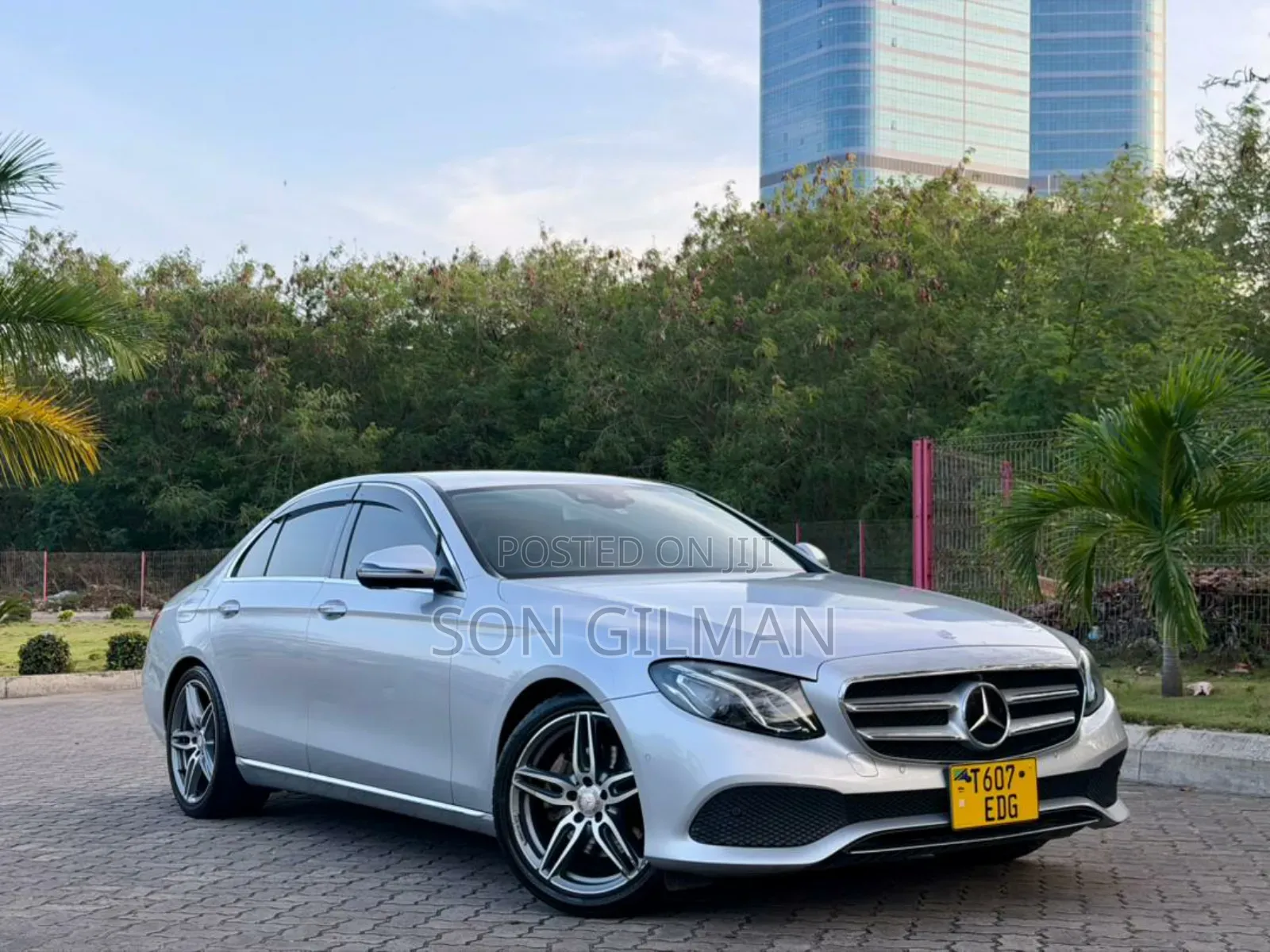 Mercedes-Benz E200 2017 Silver