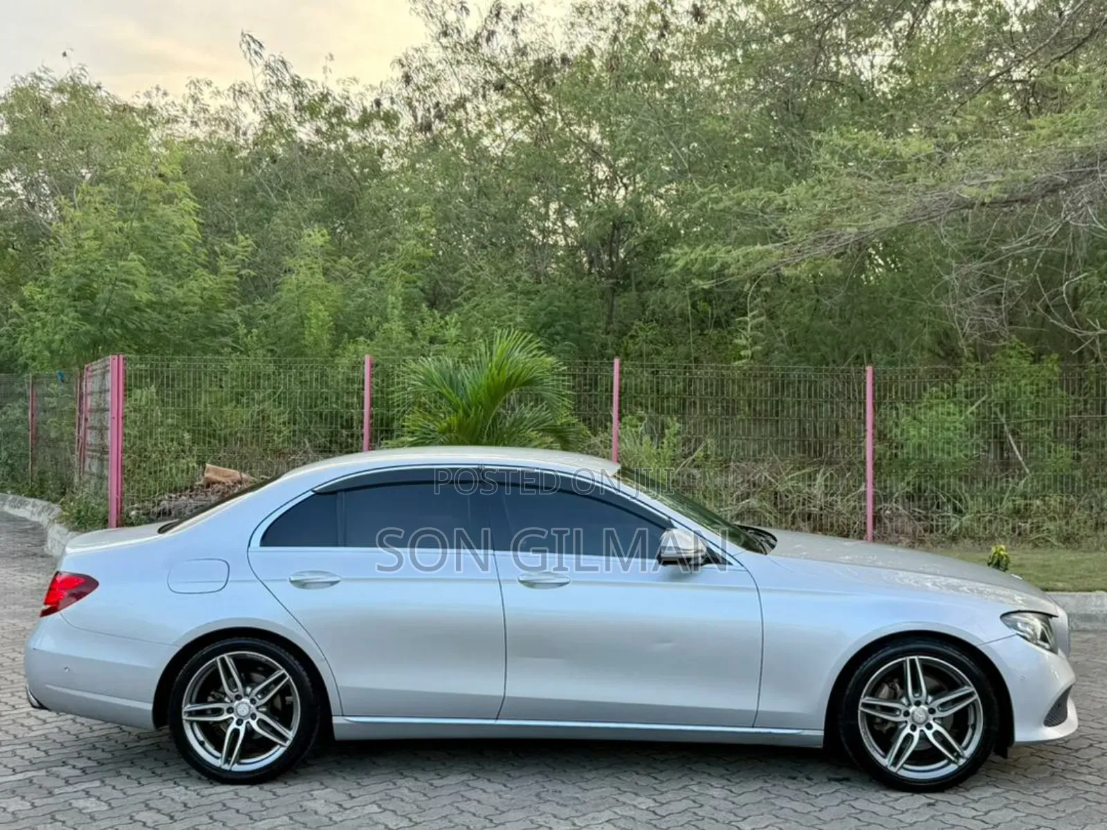 Mercedes-Benz E200 2017 Silver