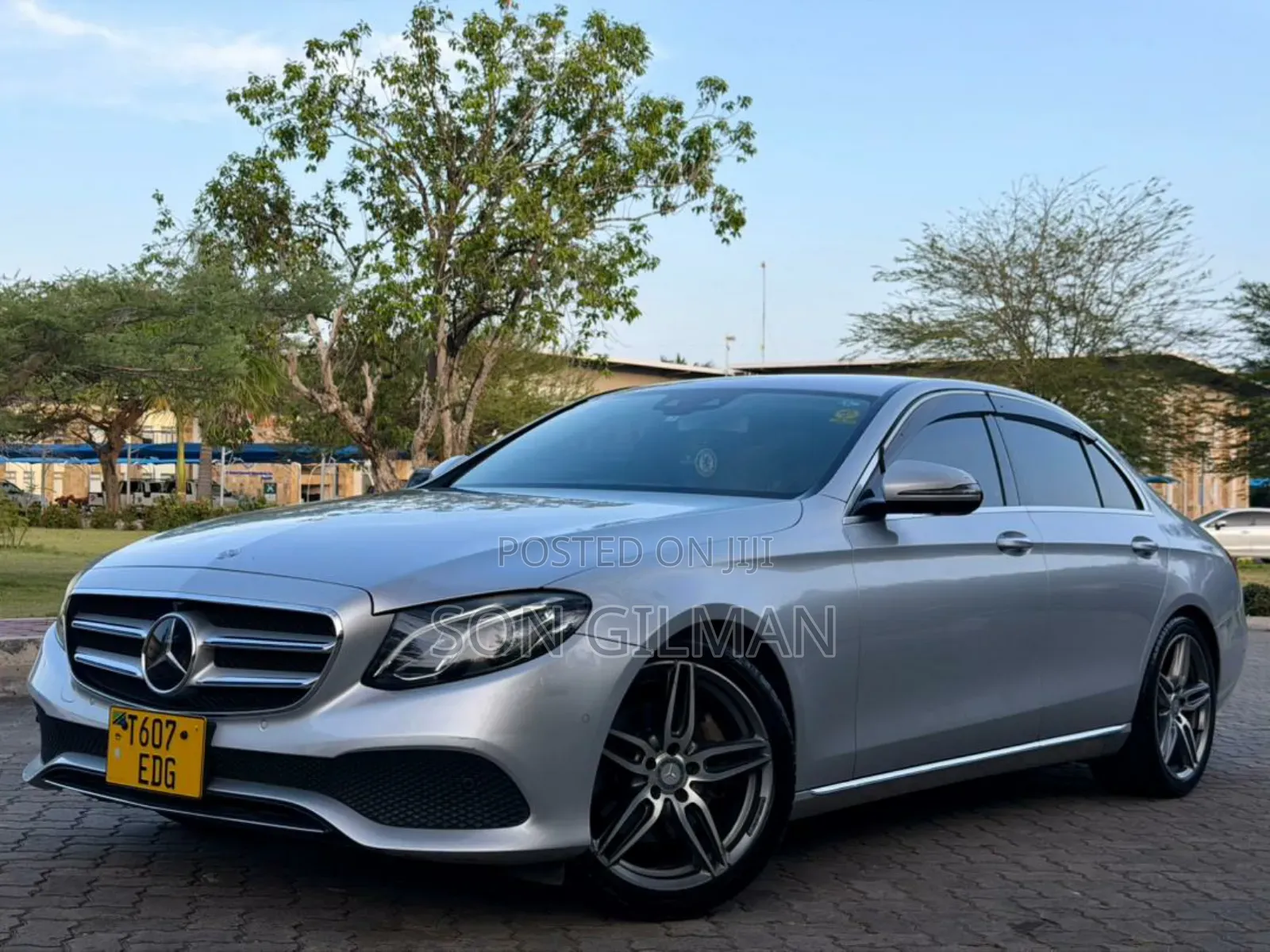 Mercedes-Benz E200 2017 Silver