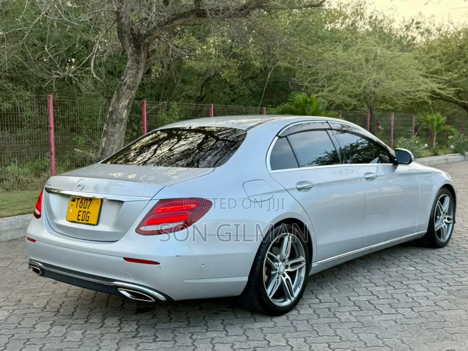 Mercedes-Benz E200 2017 Silver