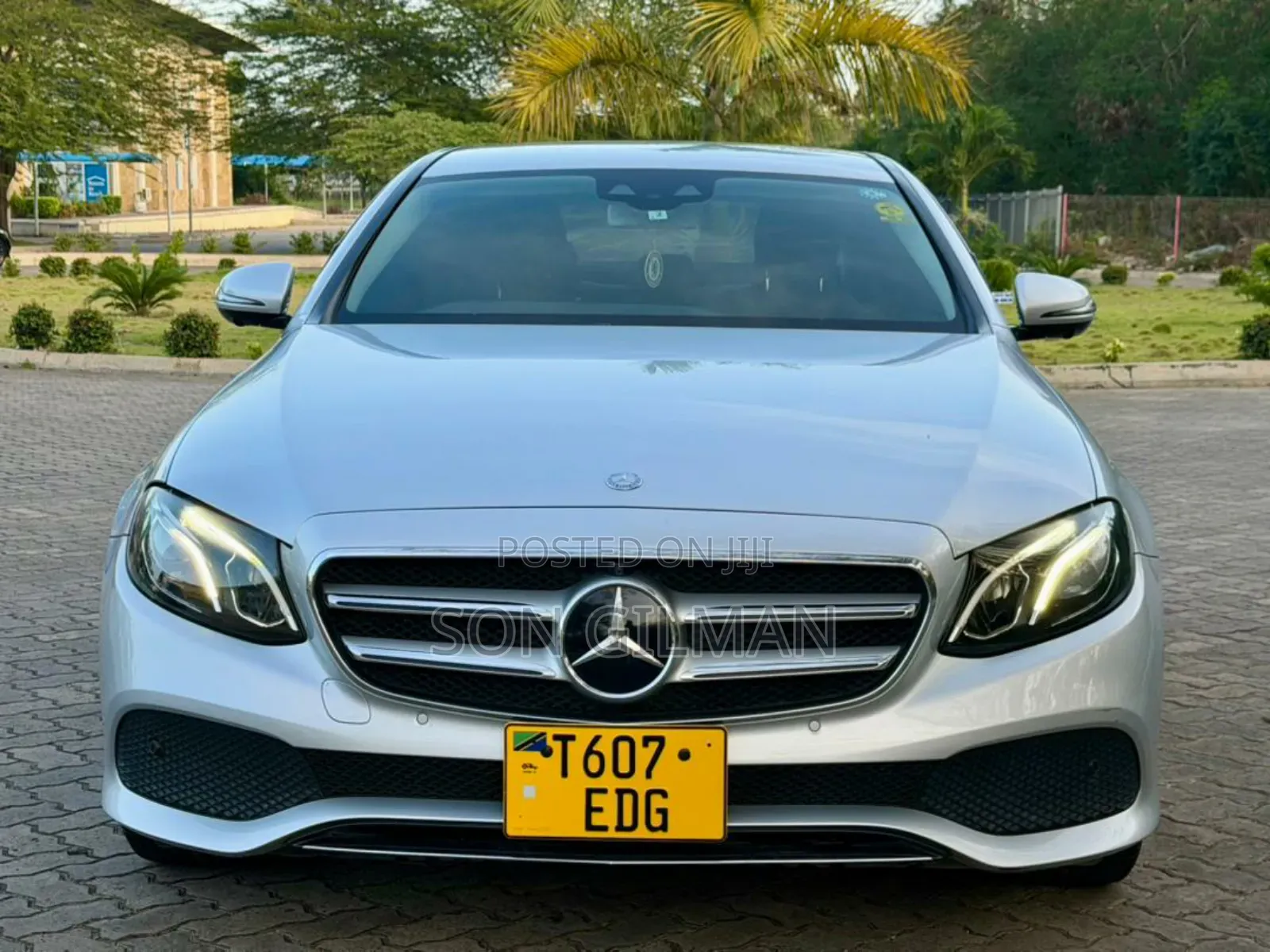 Mercedes-Benz E200 2017 Silver