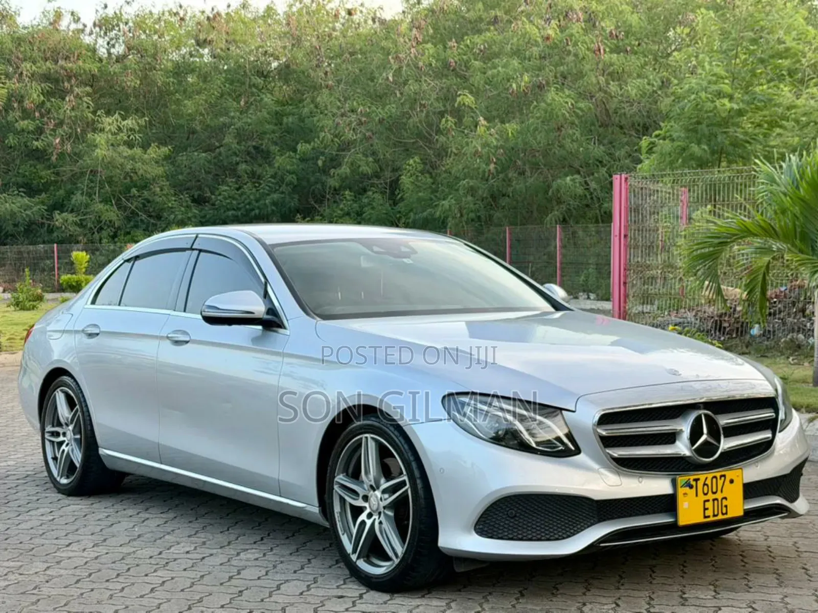 Mercedes-Benz E200 2017 Silver