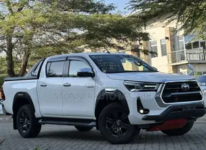Toyota Hilux 2020 White