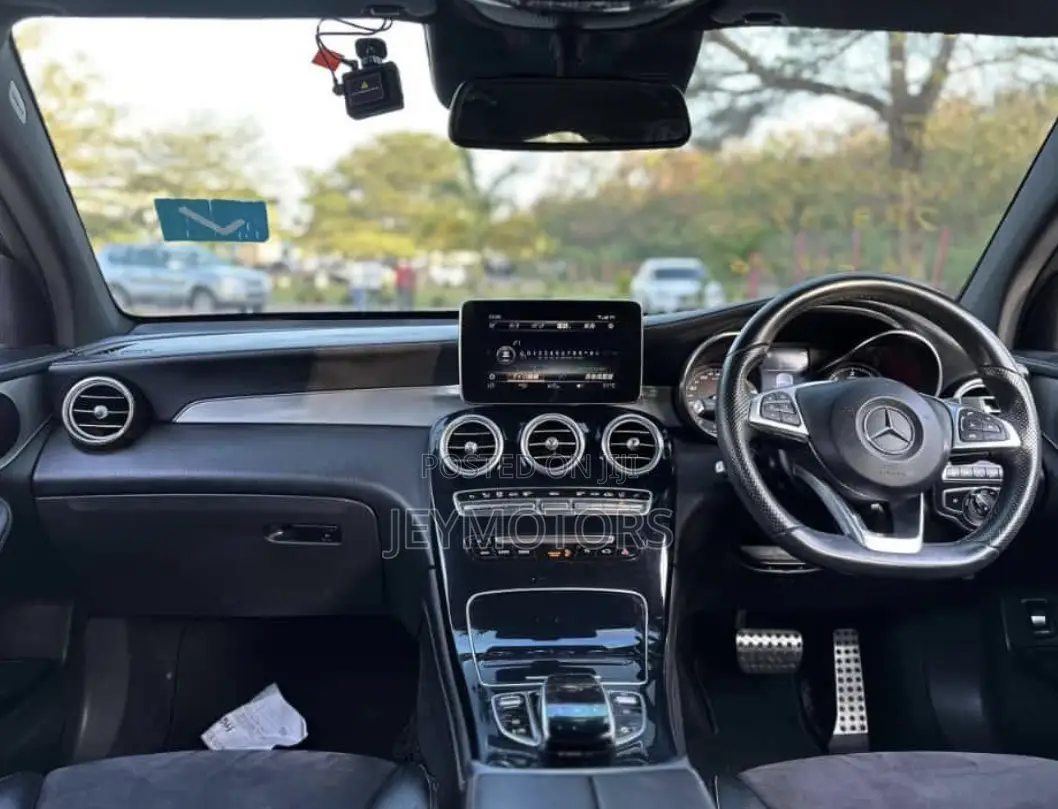 Mercedes-Benz E200 2016 Black
