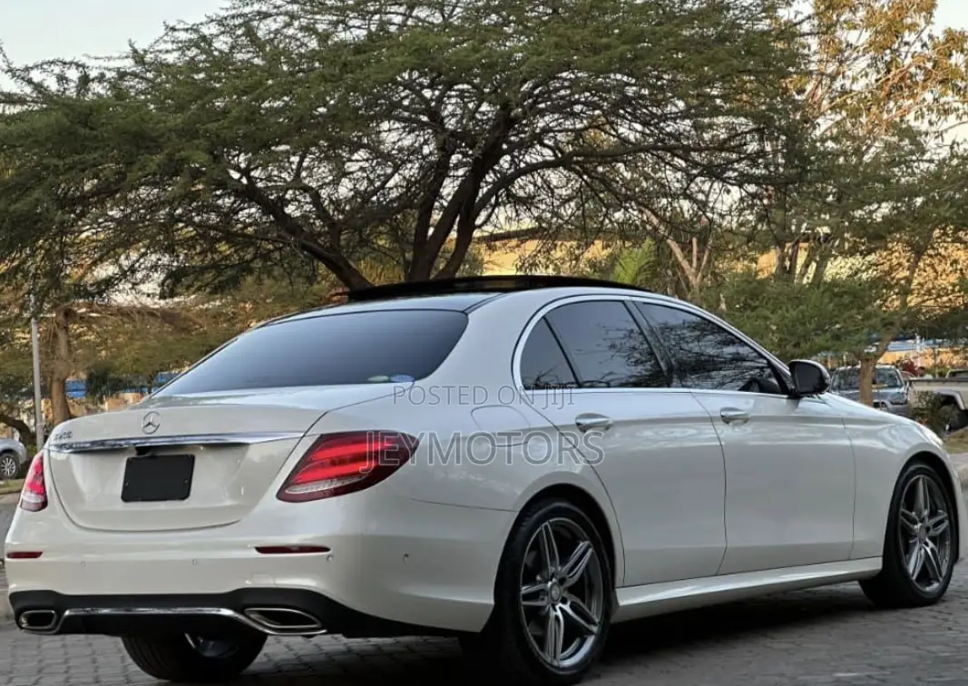 Mercedes-Benz E200 2016 Black