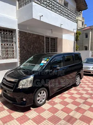 Toyota Noah 2009 Black