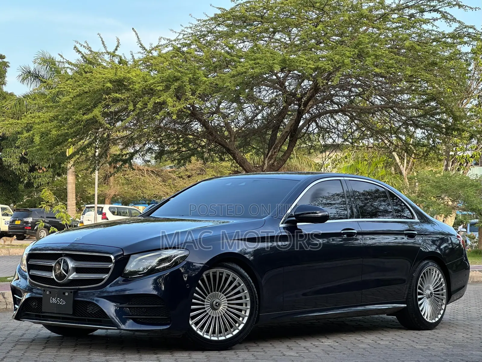 Mercedes-Benz E200 2016 Blue