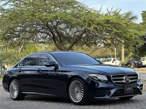 Mercedes-Benz E200 2016 Blue