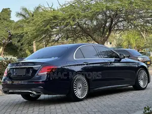 Mercedes-Benz E200 2016 Blue