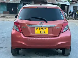 Toyota Vitz 2012 Orange