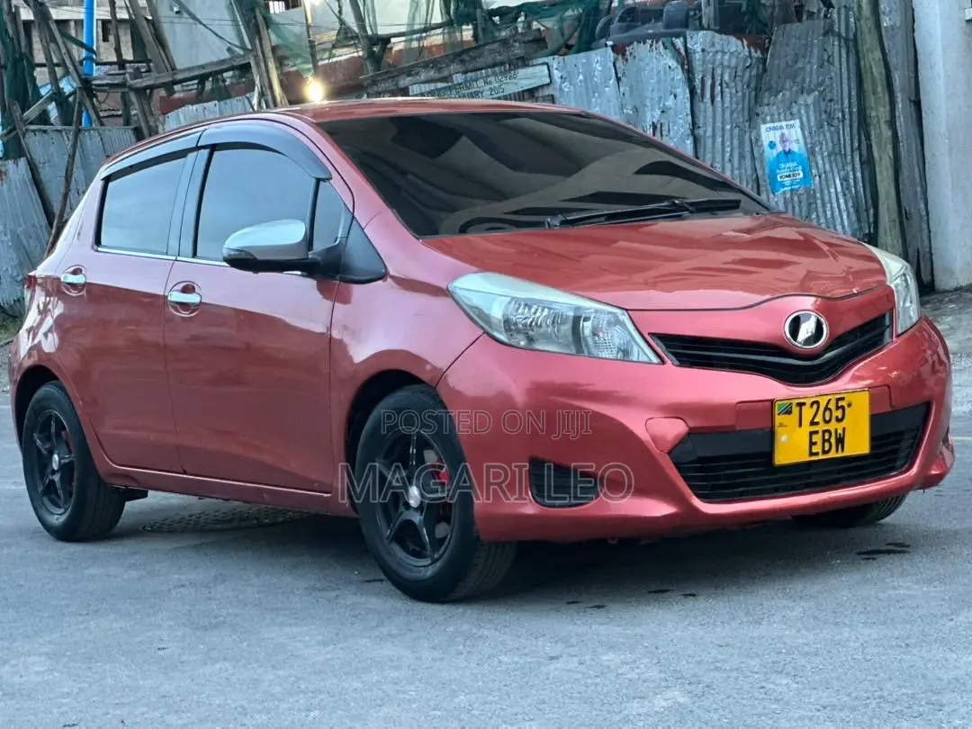 Toyota Vitz 2012 Orange
