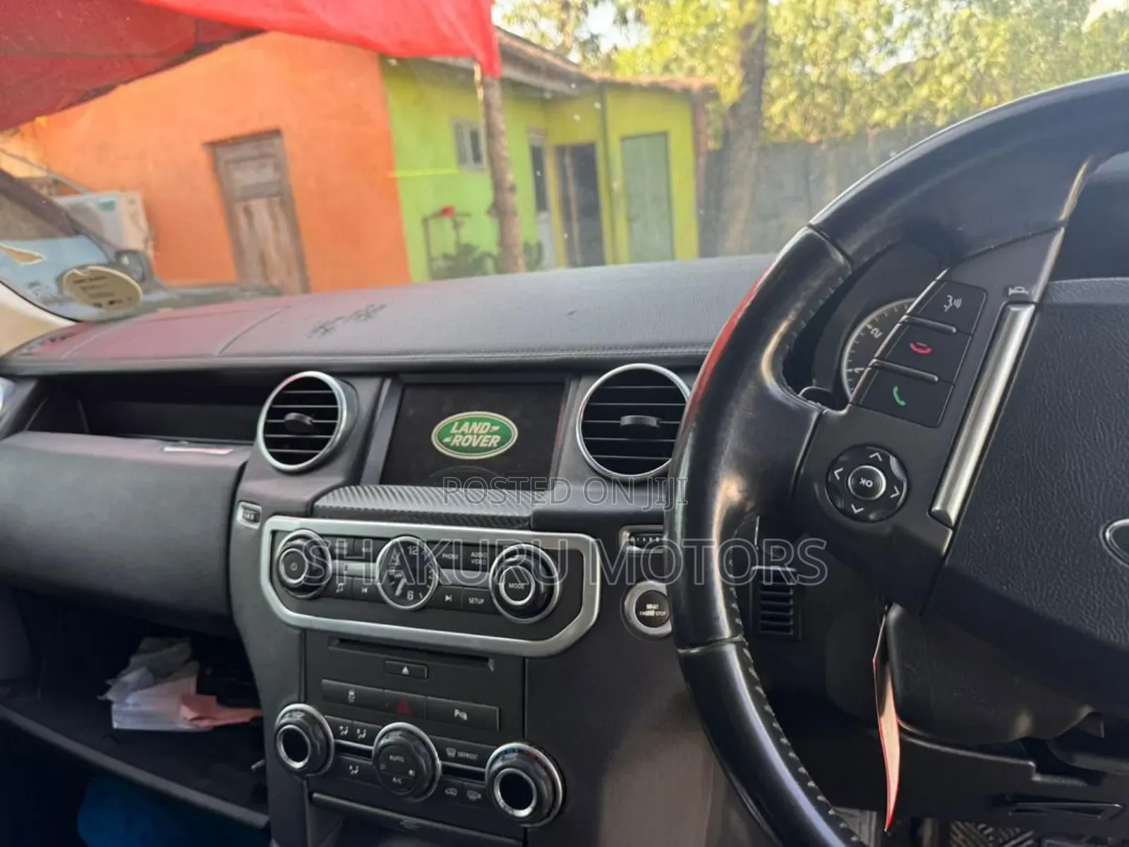Land Rover Discovery 2014 White