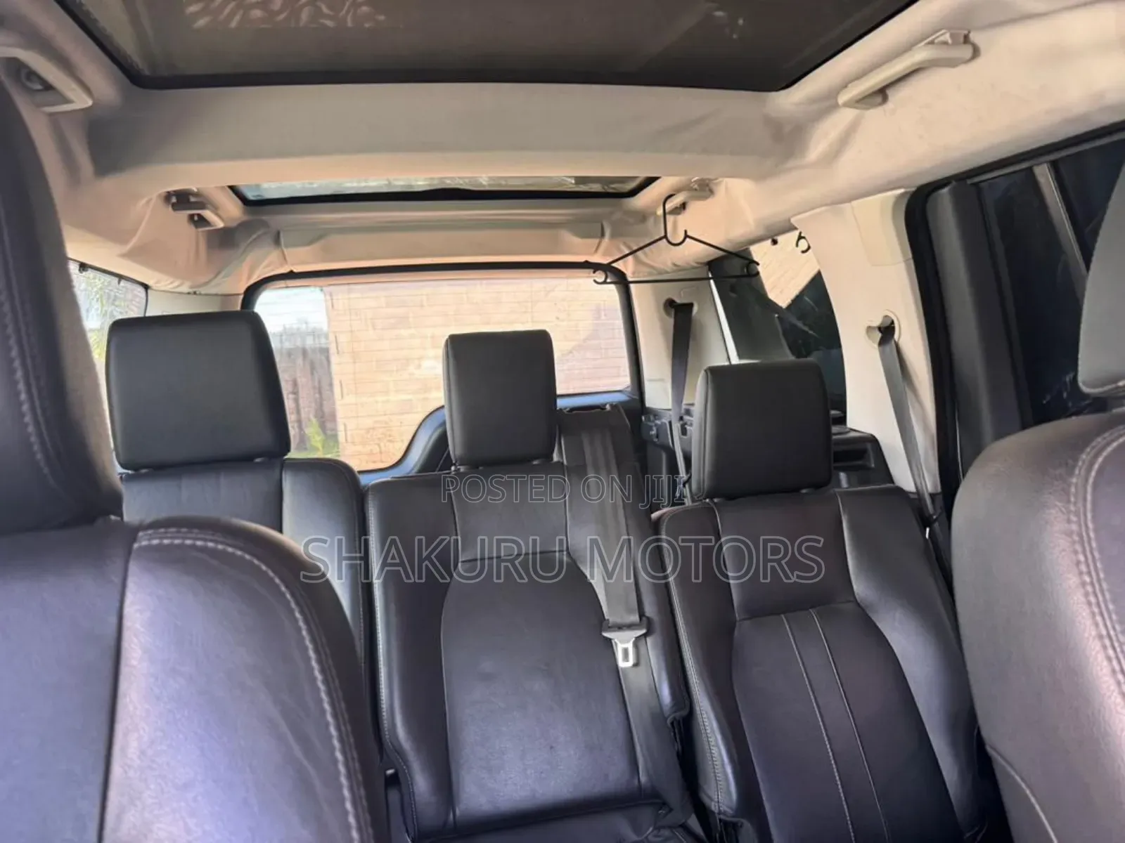 Land Rover Discovery 2014 White
