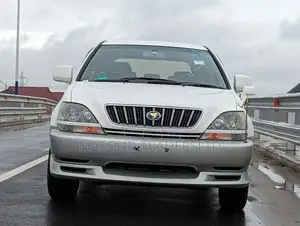 Toyota Harrier 2.2 16V 2000 White