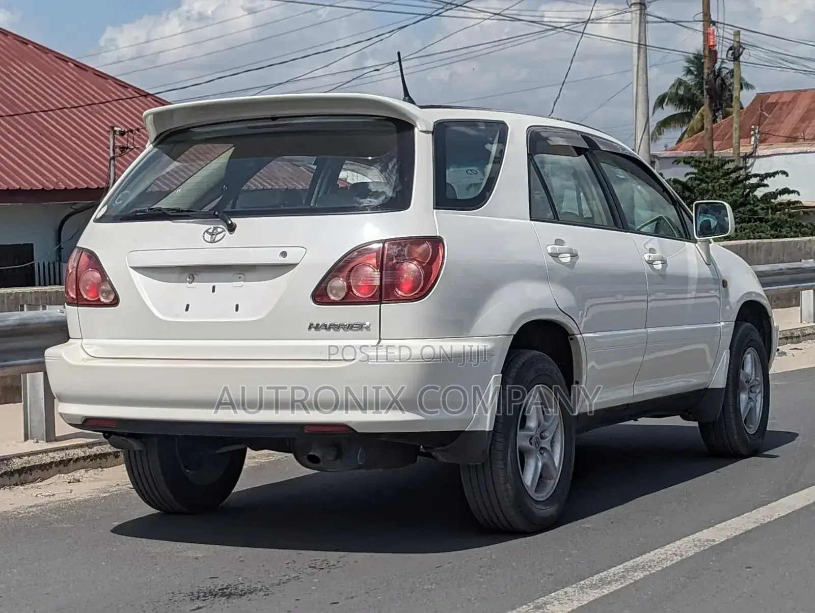 Toyota Harrier 1999 White