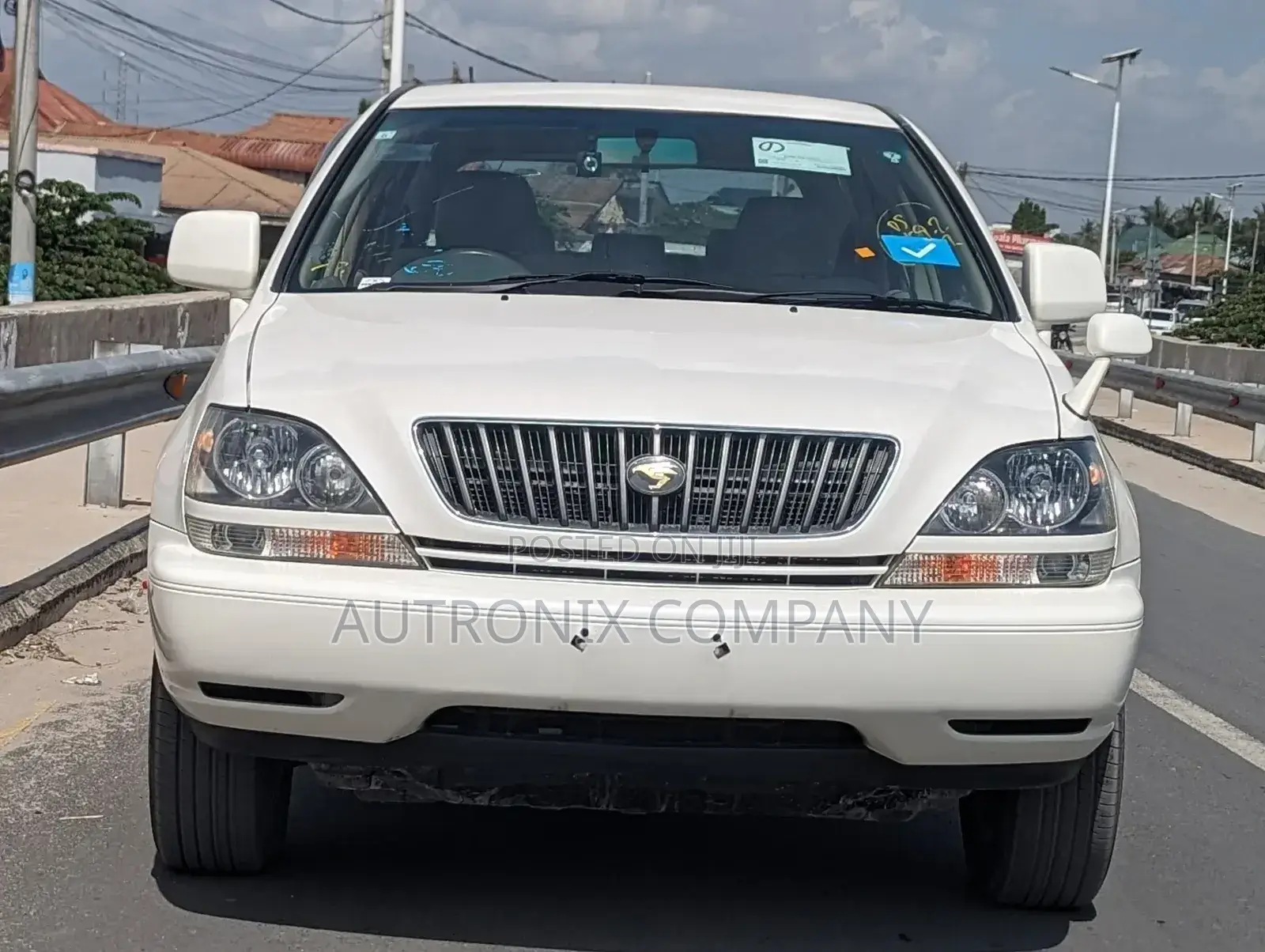 Toyota Harrier 1999 White