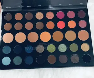 The Jaclyn Hill Eyeshadow Palette