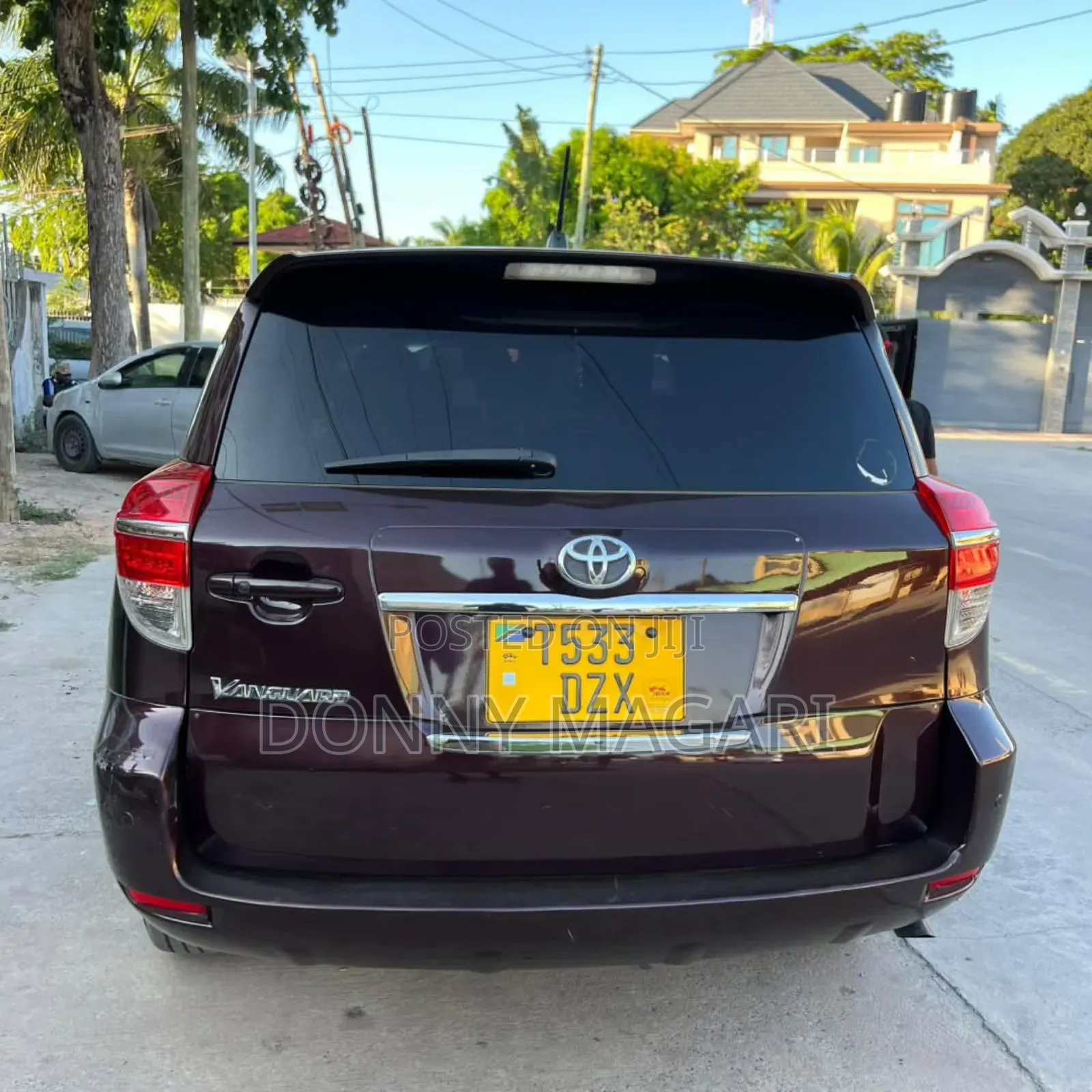 Toyota Vanguard 2011 Maroon