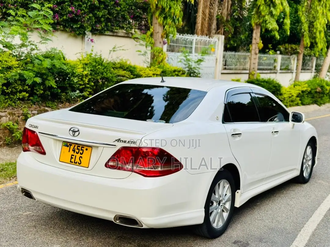 Toyota Crown 2009 White