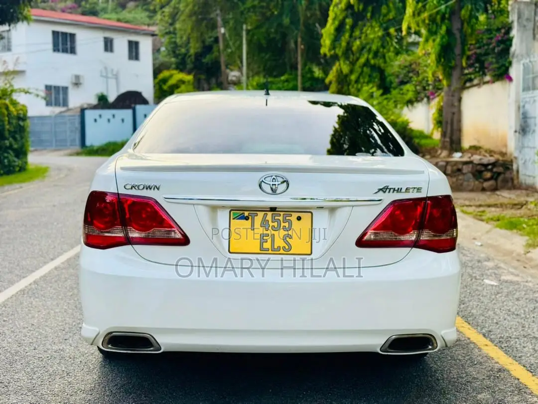 Toyota Crown 2009 White
