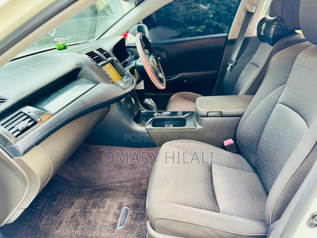 Toyota Crown 2009 White