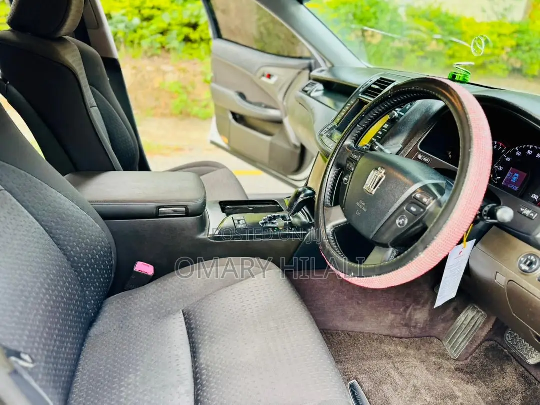 Toyota Crown 2009 White